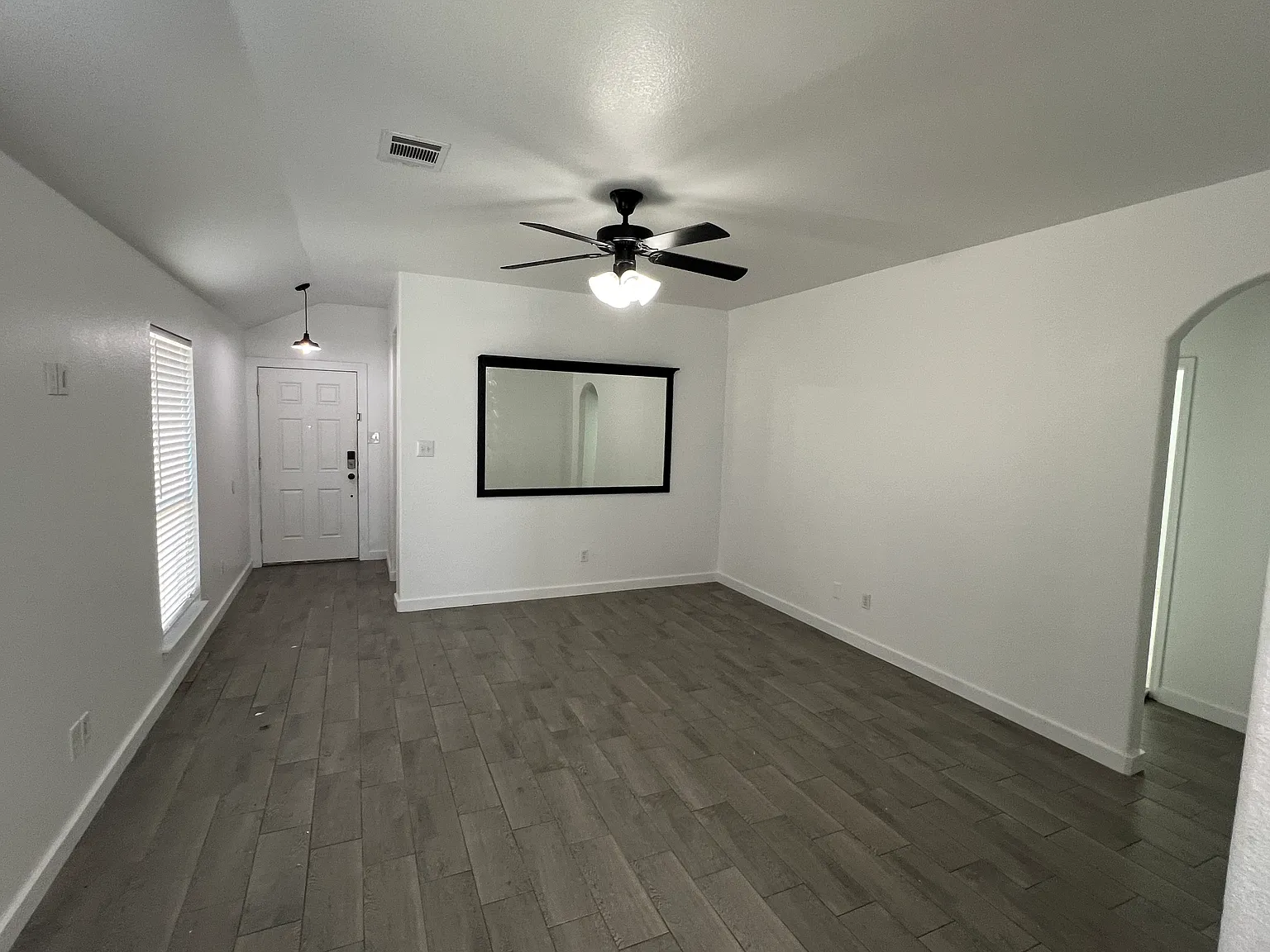 3 bed, 1509 sqft, $1,945 — Photo 4