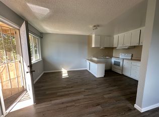 208 S Del Puerto Ave #C & D, Patterson, CA 95363