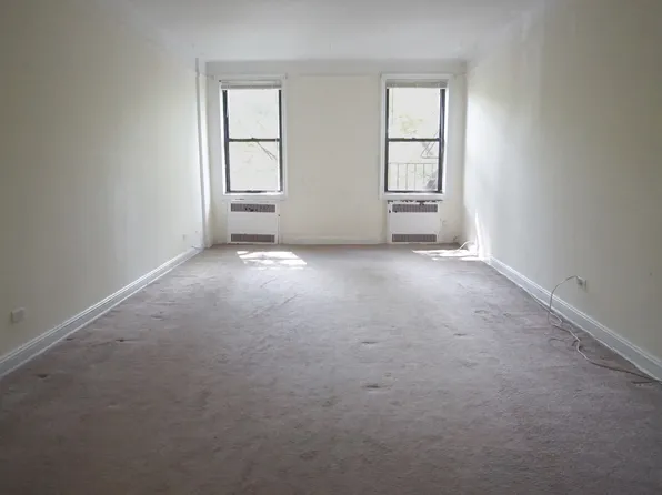 81 Ocean Parkway image 1 of 10
