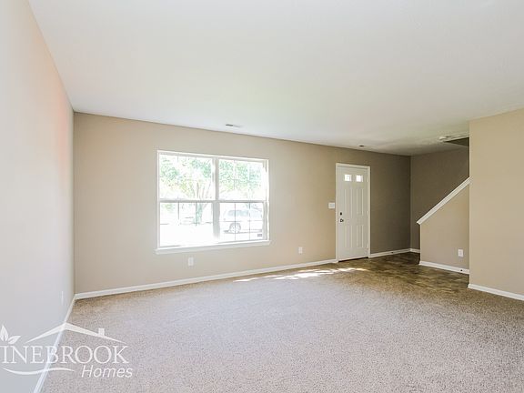 4th image of 371 Ashby Dr