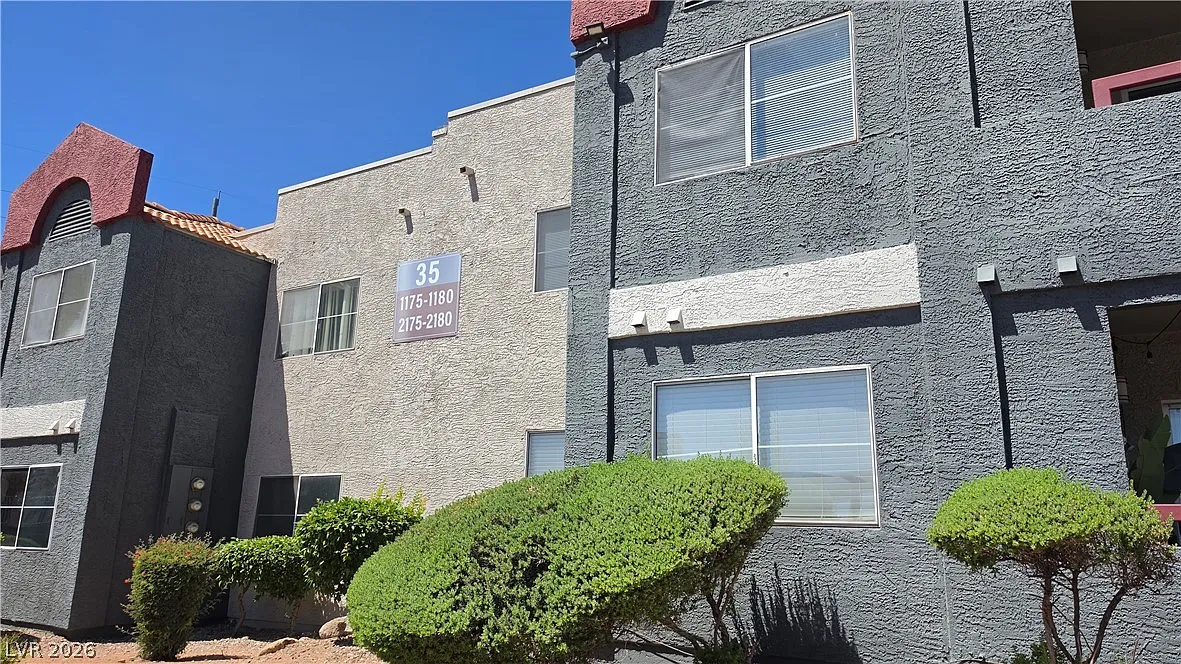 1 bed, 1.0 bath, 730 sqft, $1,027 — Photo 1