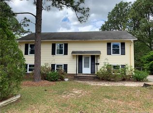 434 Waterbury Dr, Fayetteville, NC 28311