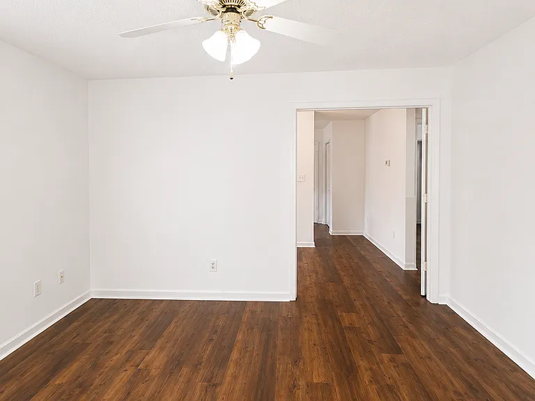 1533 Tinkertown Ave — Photo 4