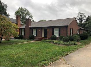 702 Hillcrest Dr, High Point, NC 27262