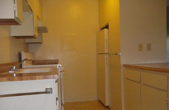 5th image of 330 Hollipat Center Dr APT 21