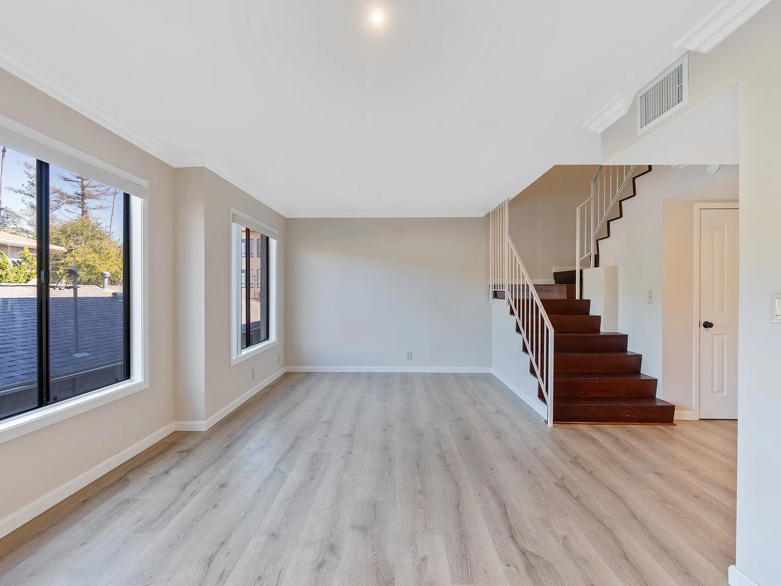 2 bed, 2.5 bath, 968 sqft, $3,349 — Photo 3
