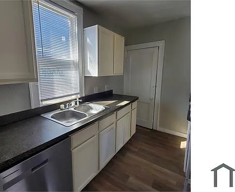 1377 Aberdeen Ave — Photo 6