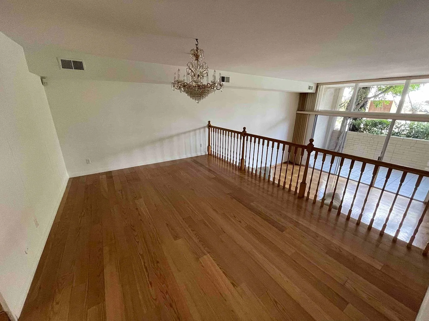 Large Encino Spa Condo! — Photo 2