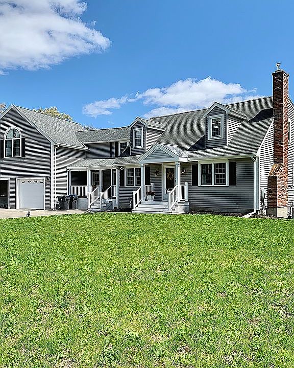 2nd image of 14 Cranberry Cir