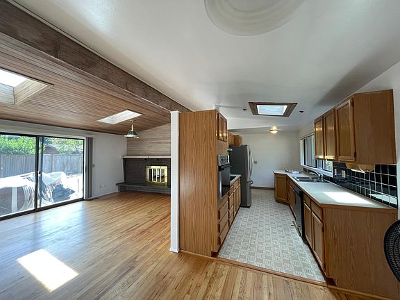 3rd image of 15315 SE 25th St