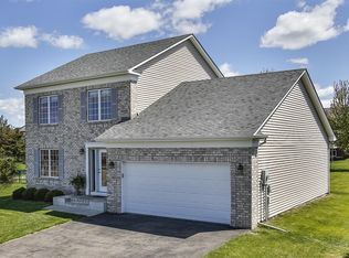 98 E Canyon Dr, Hudson, WI 54016