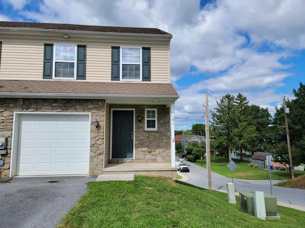 101 Park Place Cir, Womelsdorf, PA 19567