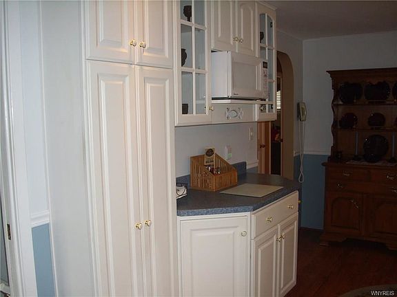 4th image of 187 Forbes Ave