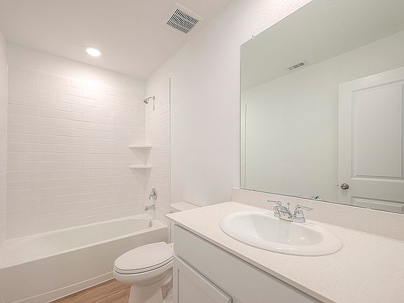 2nd image of 1491 Las Cuevas Dr