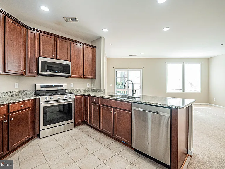 24680 Byrne Meadow Sq — Photo 8