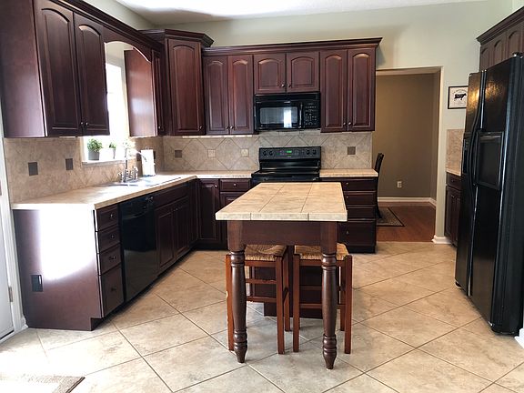 4th image of 32 N Orchard Farms Ave