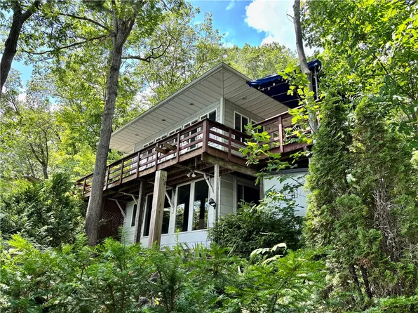 8111 E Bluff Dr, Bluff Point, NY 14527
