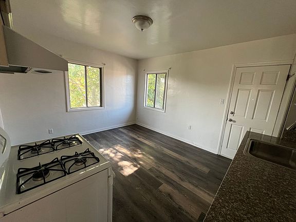 4th image of 4671 Westlawn Ave #4677