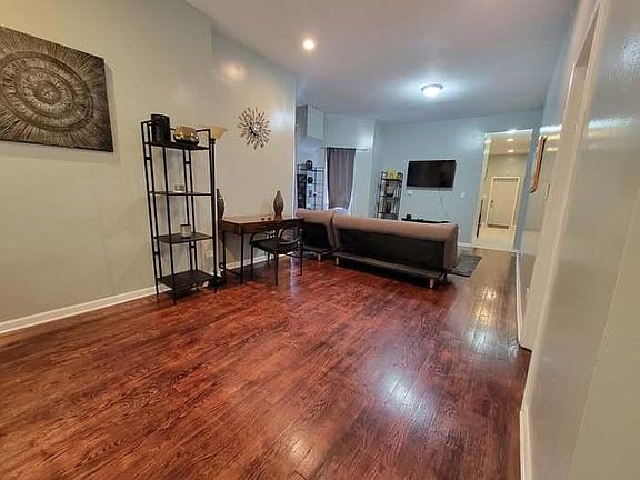 Dedicated work space or formal dining area