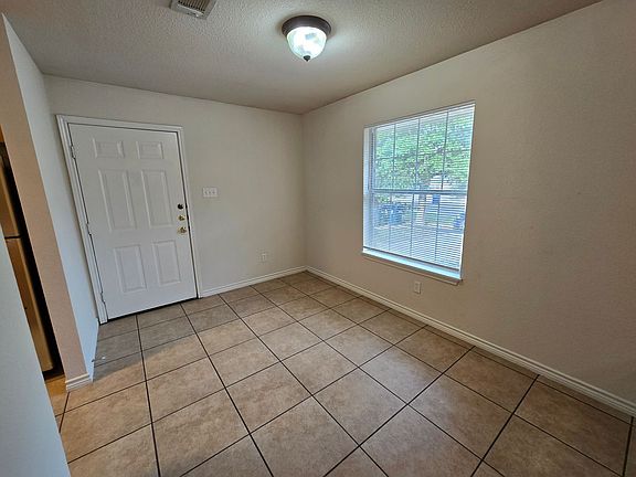 5th image of 3752 Oldenburg Ln