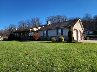 208 Mountain Trail Rd, Newmanstown, PA 17073