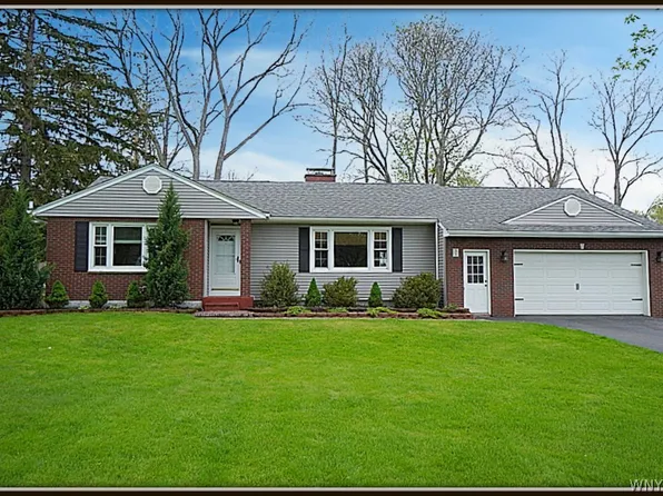 31 Castle Hill Rd, East Aurora, NY 14052