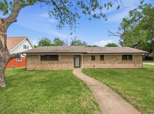 713 Waggoner Dr, Arlington, TX 76013