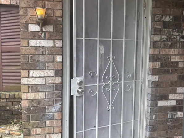 5801 Tall Timbers Dr, New Orleans, LA