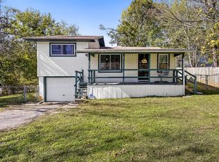 2564 W Farm Road 80, Springfield, MO 65803