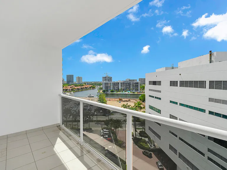 3725 S Ocean Dr #1215 — Photo 2
