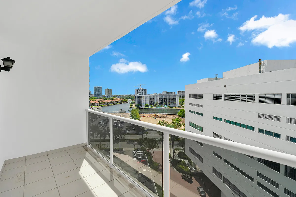 Building Photo - 3725 S Ocean Dr #1215