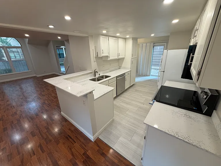 1718 S Quintero Way — Photo 3