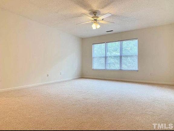 4th image of 1509 Kenmore Dr