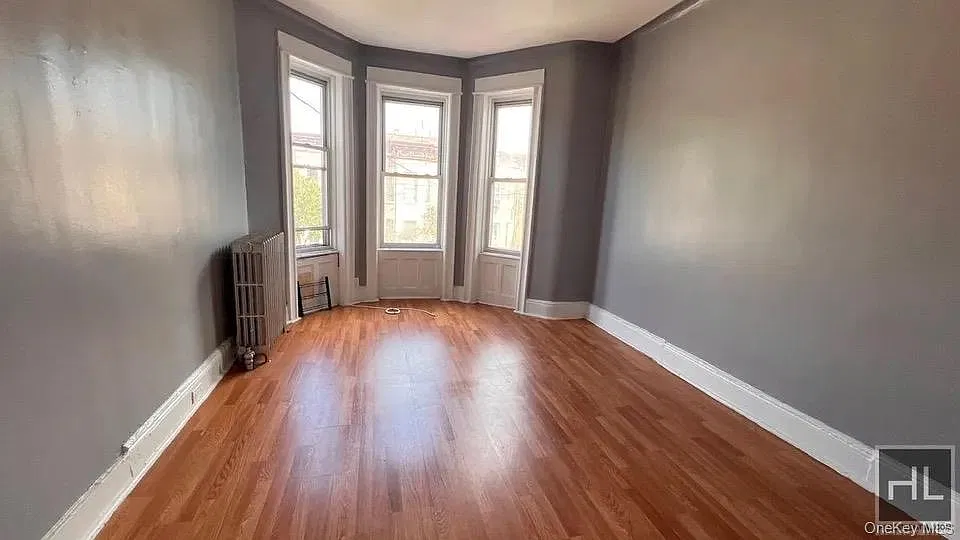 3 bed, 1.0 bath, $3,500 — Photo 3