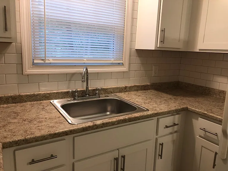 Notre Dame Apartments — Photo 7