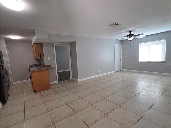 5th image of 510 GOLDEN RAINTREE PLACE