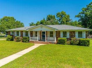 1128 Belvedere Dr, Hanahan, SC 29410