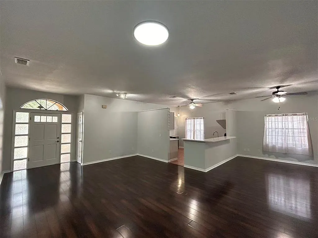 Building Photo - 1046 Whittier Cir