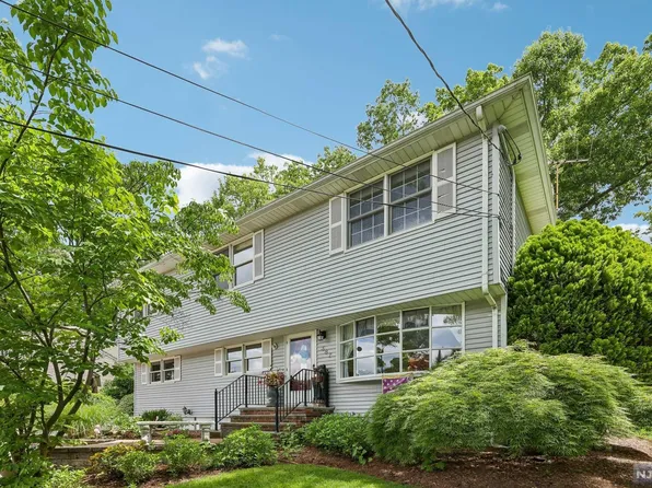 387 Walnut St, Township Of Washington, NJ 07676