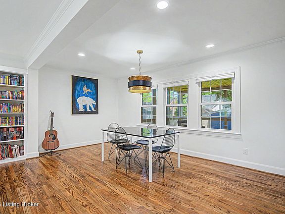 5th image of 4022 Hycliffe Ave