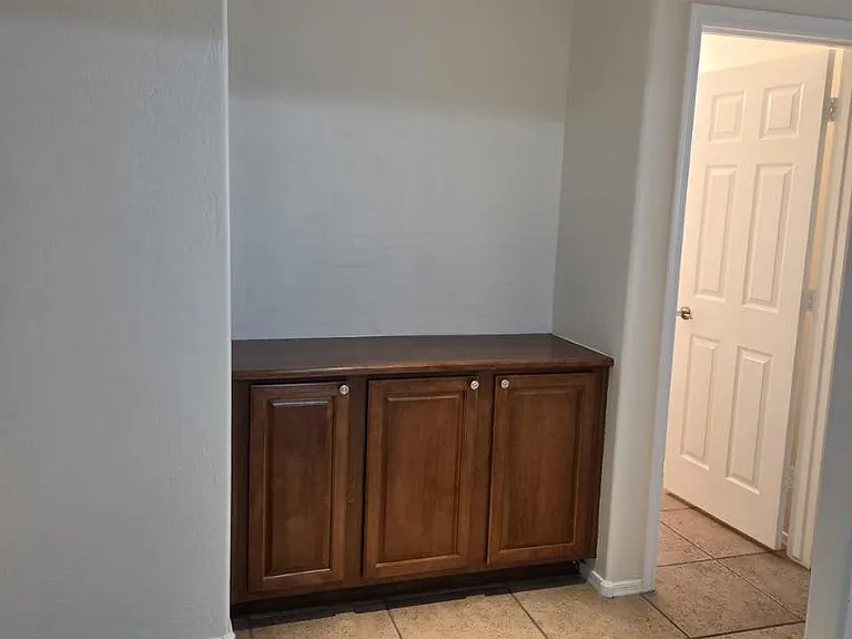 1828 E Beverly Rd — Photo 10