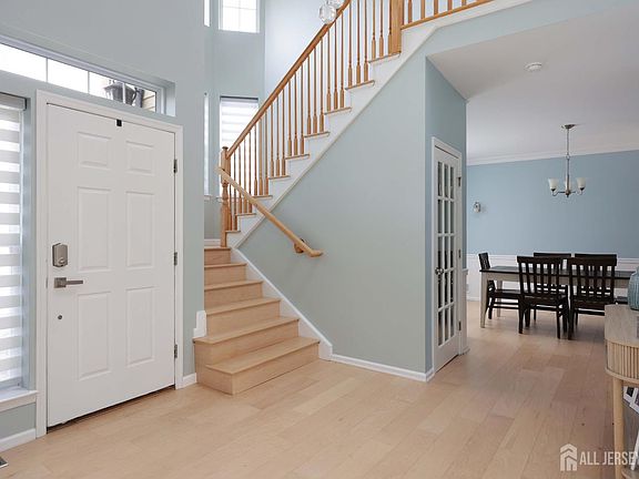 4th image of 53 Kirschman Dr