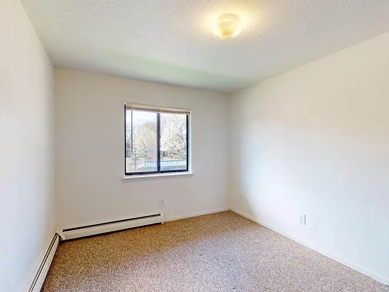 Mallard Cove Apartments — Photo 11