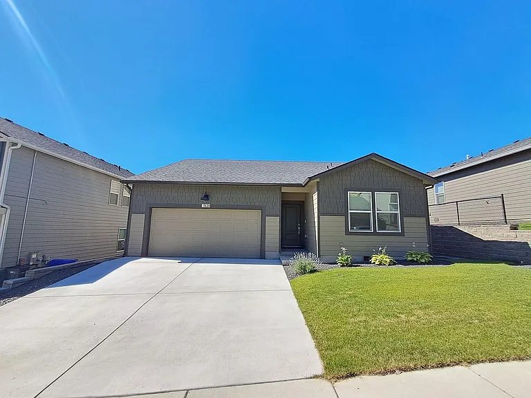 5428 E Bridgeport Ct — Photo 2