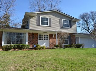 5232 Whispering Oak Ln, West Bloomfield, MI 48322