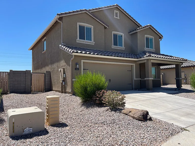 2565 N Agave Ln — Photo 2