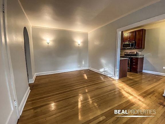 3rd image of 2100 W Ainslie St #E2