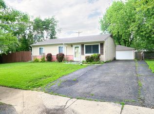 196 Hadleigh Rd, Bolingbrook, IL 60440