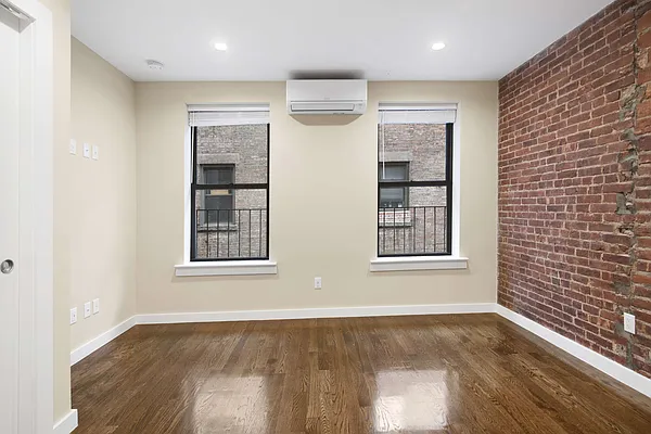 Rented by Cooper & Cooper Real Estate | media 10