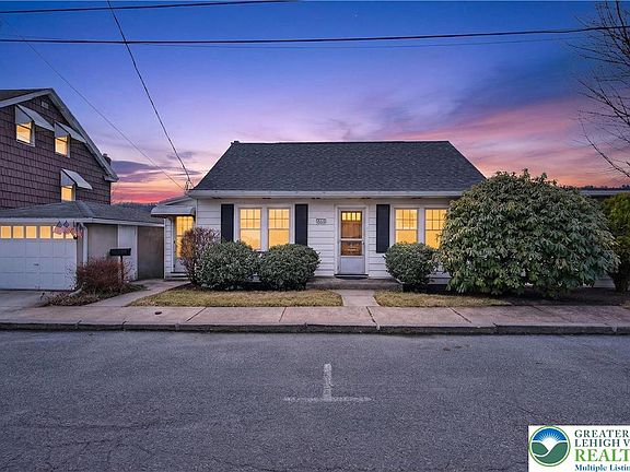 2nd image of 230 W Howard Ave